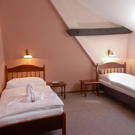 Zamek Hotel Mostov