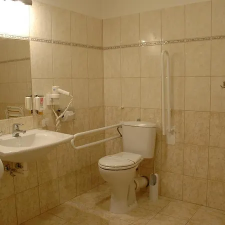 Zamek 3* Mostov